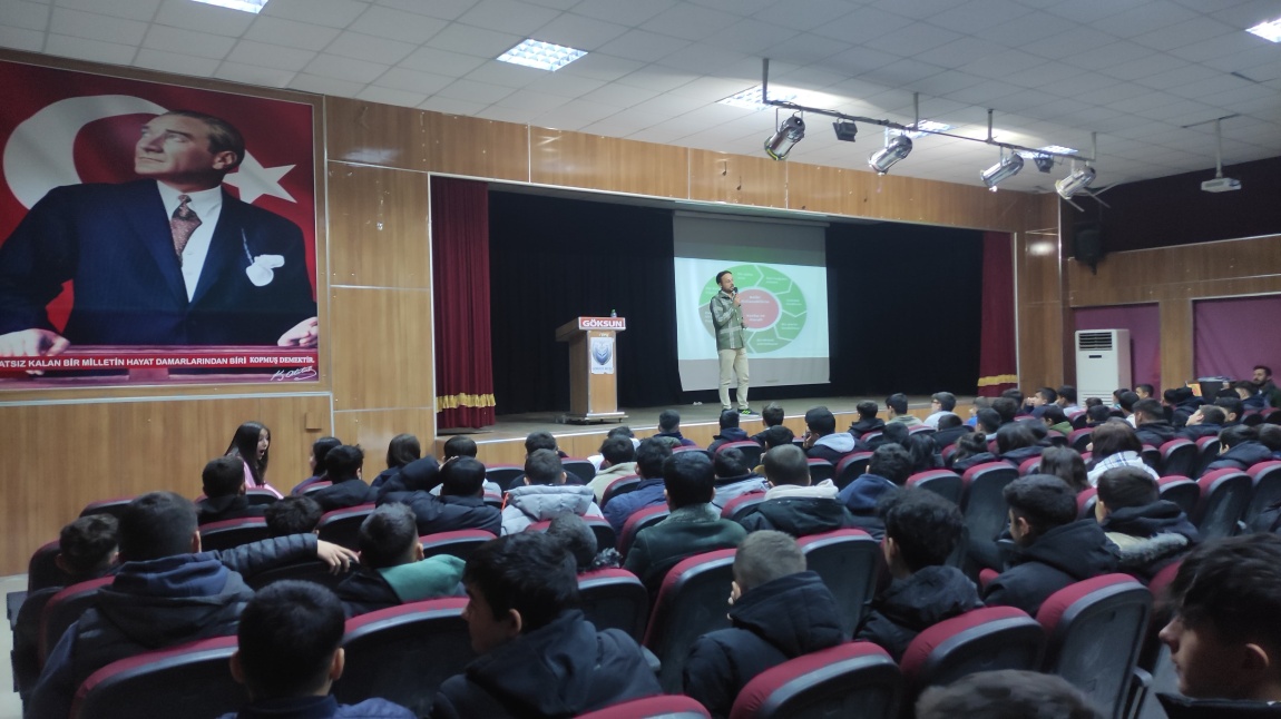 Okulumuzda Bağımlılıkla Mücadele Konusunda Seminer Düzenlendi.